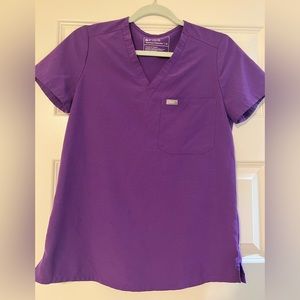 FIGS Catarina top ULTRA VIOLET size XS.